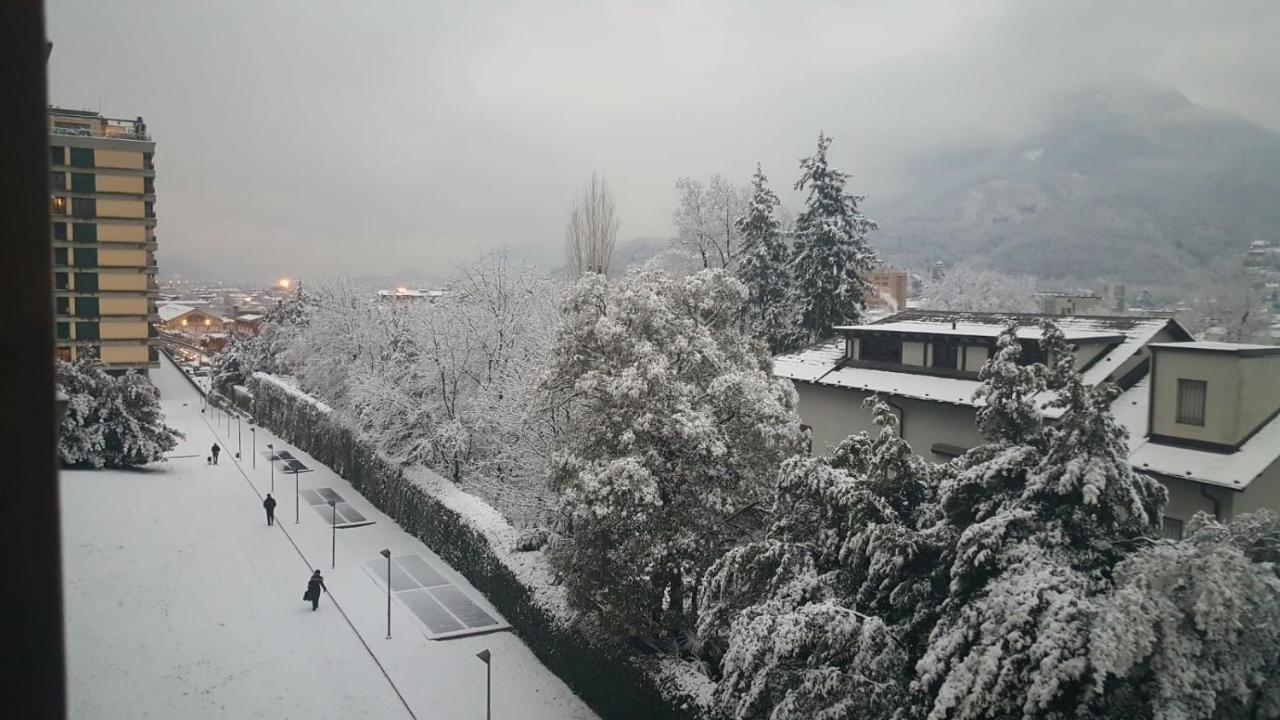Spacious Bright Apartment Near City Center And Como Lake With Air Conditioning Lecco Bagian luar foto