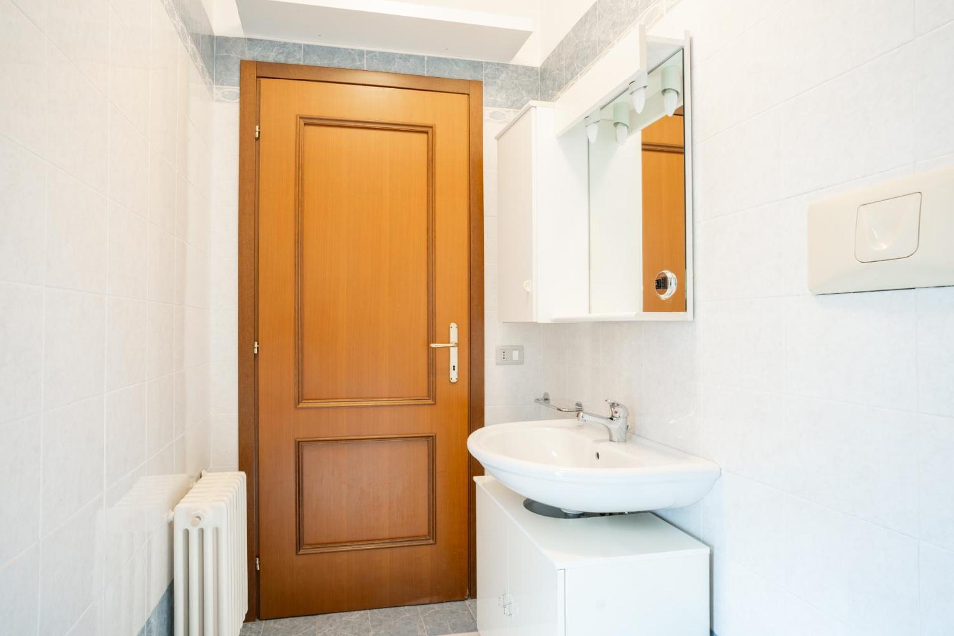 Spacious Bright Apartment Near City Center And Como Lake With Air Conditioning Lecco Bagian luar foto