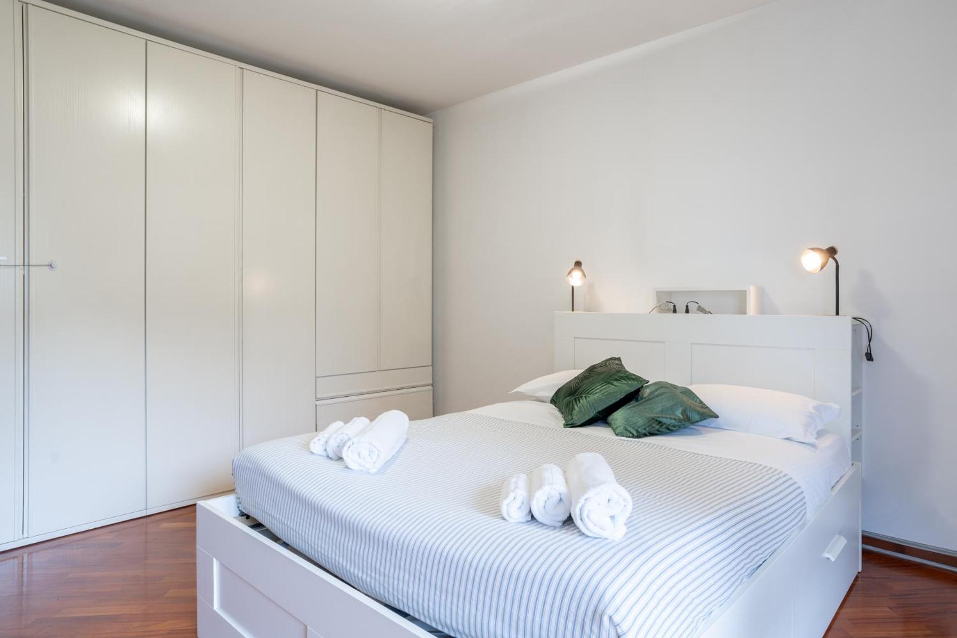 Spacious Bright Apartment Near City Center And Como Lake With Air Conditioning Lecco Bagian luar foto