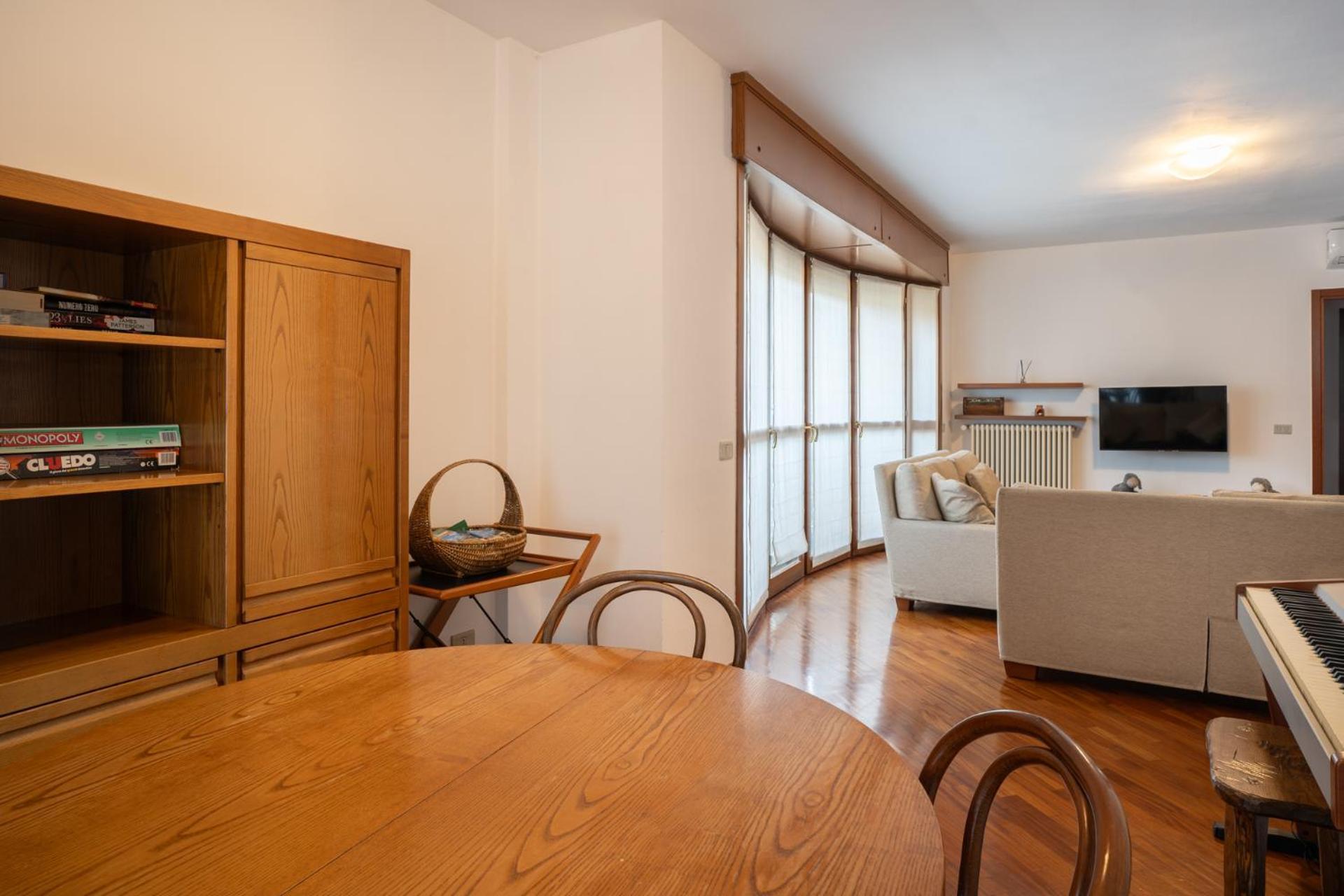 Spacious Bright Apartment Near City Center And Como Lake With Air Conditioning Lecco Bagian luar foto