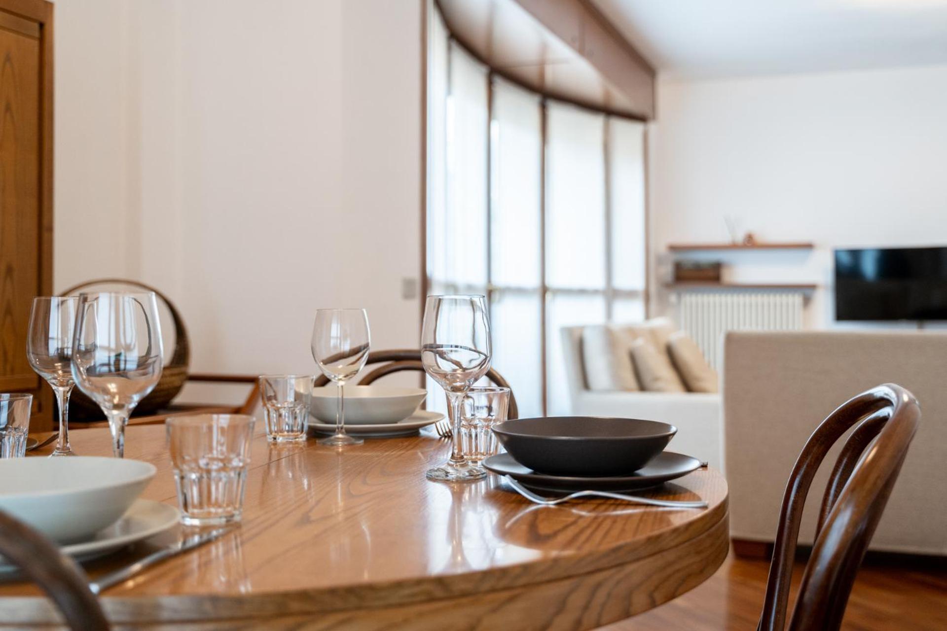 Spacious Bright Apartment Near City Center And Como Lake With Air Conditioning Lecco Bagian luar foto