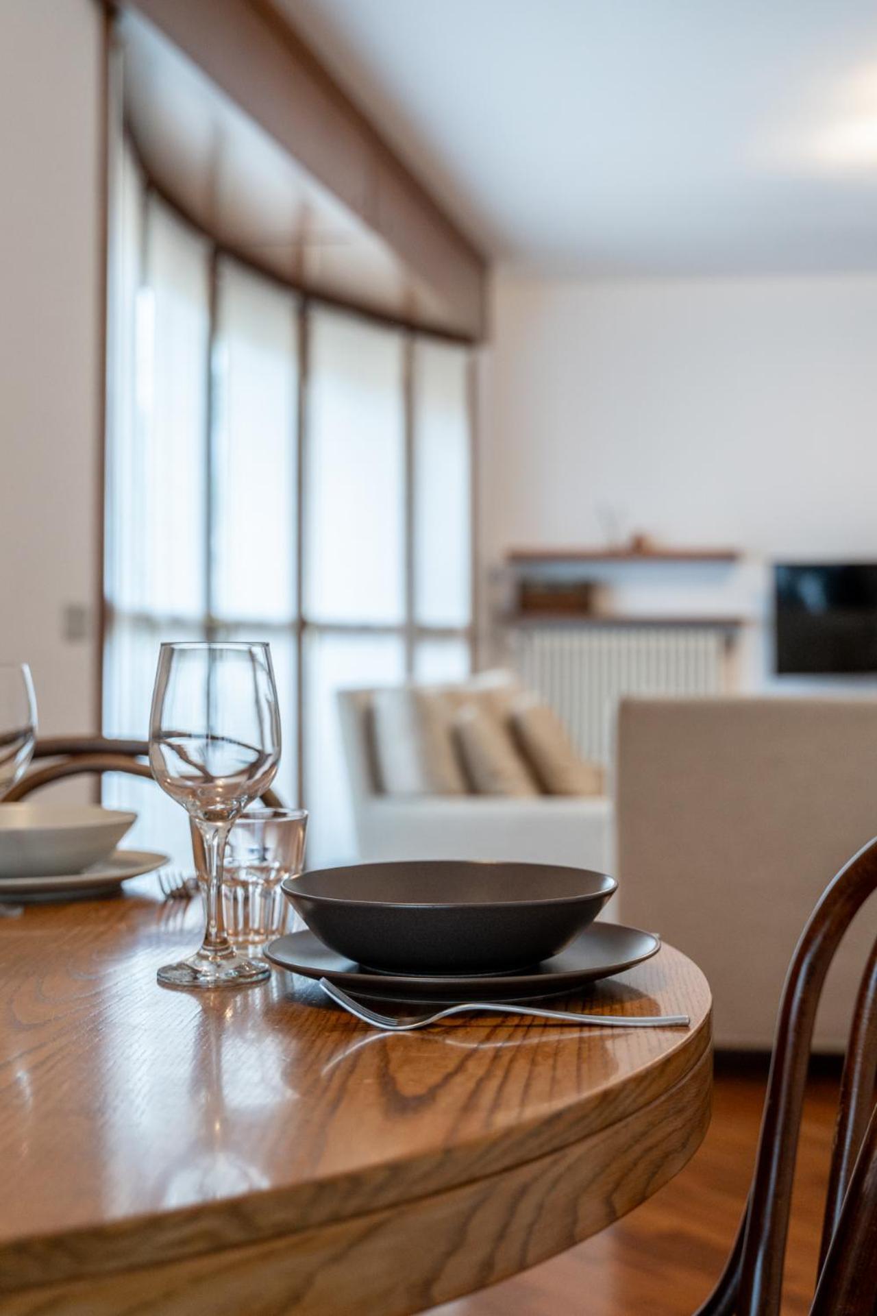 Spacious Bright Apartment Near City Center And Como Lake With Air Conditioning Lecco Bagian luar foto