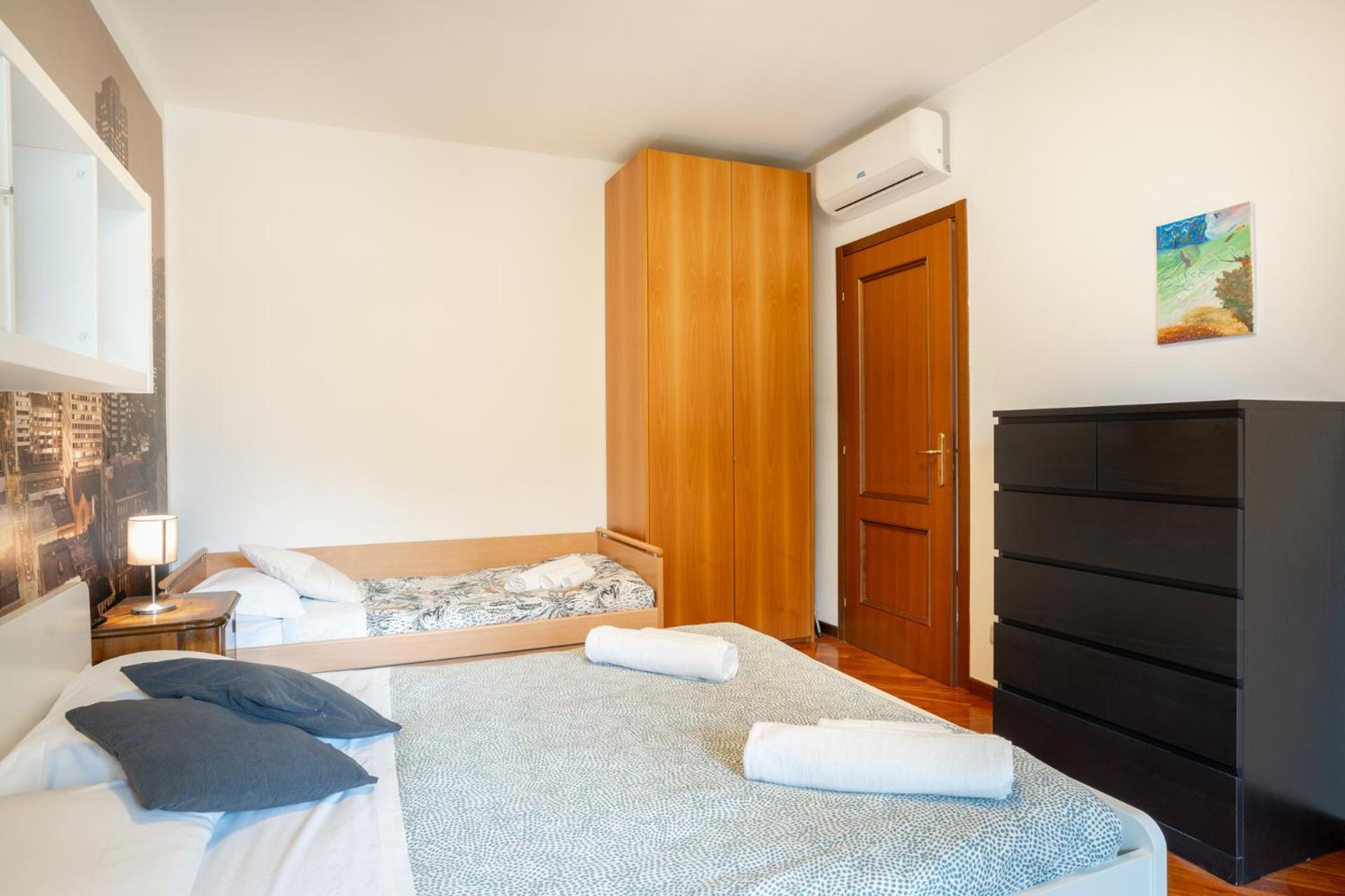 Spacious Bright Apartment Near City Center And Como Lake With Air Conditioning Lecco Bagian luar foto