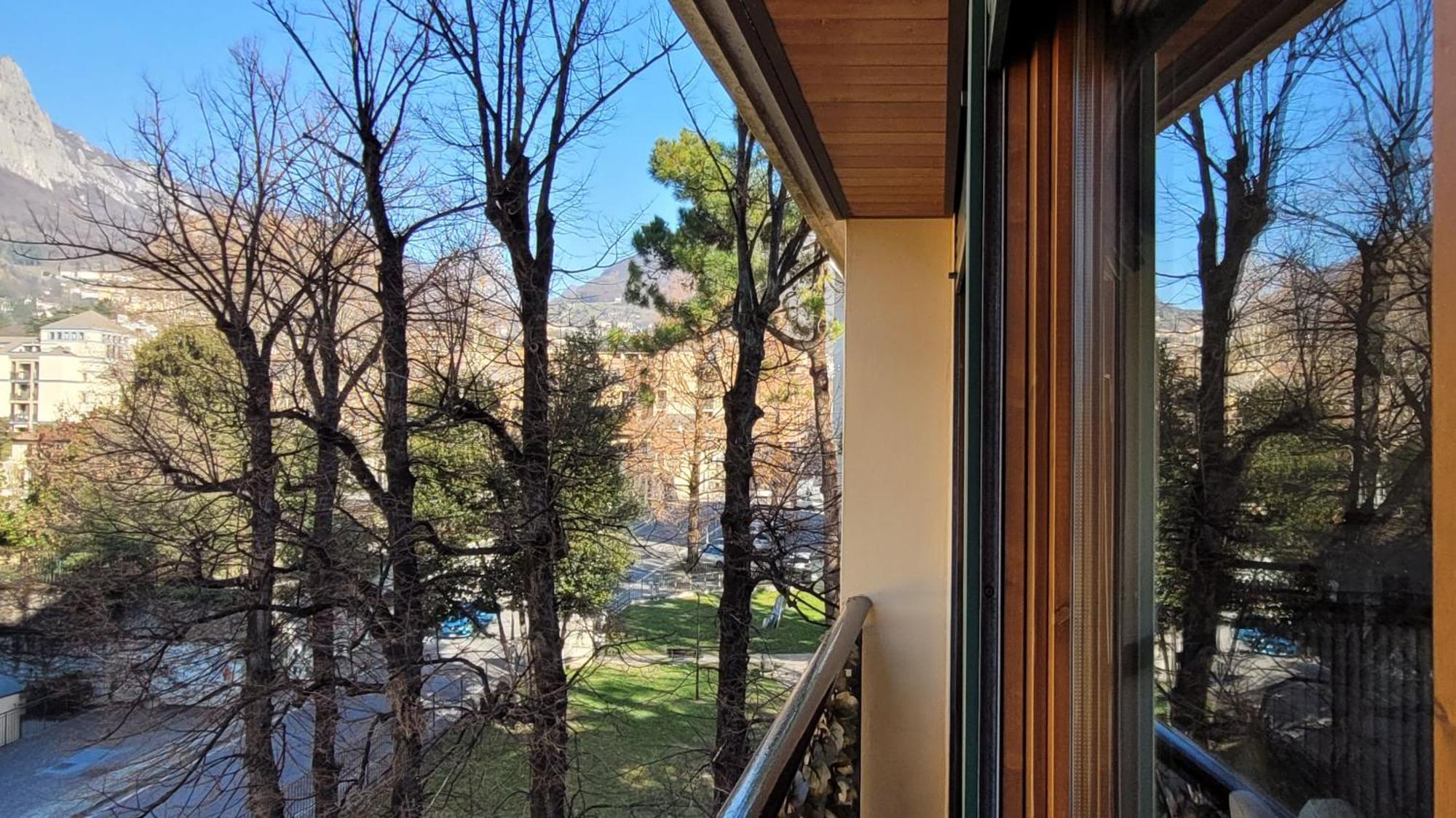 Spacious Bright Apartment Near City Center And Como Lake With Air Conditioning Lecco Bagian luar foto