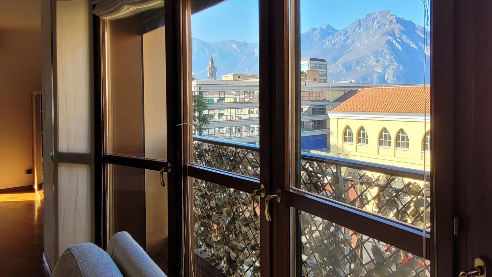 Spacious Bright Apartment Near City Center And Como Lake With Air Conditioning Lecco Bagian luar foto